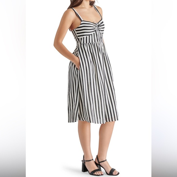 Steve Madden Dresses & Skirts - Steve Madden Black and White Midi Skirt